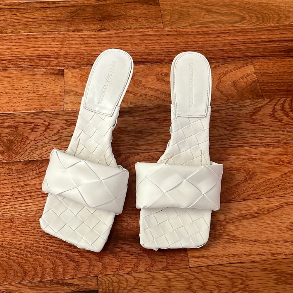 Bottega Veneta lido sandals size 42